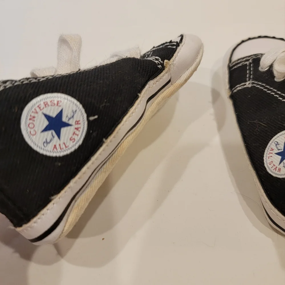 Converse one star Chuck Taylor black  baby cloth crib shoes for baby size 4